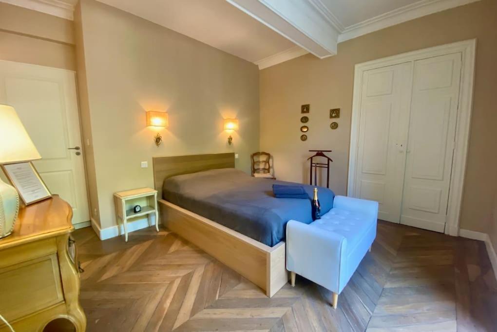 L'Historien - Avec Balcon Coeur De Nimes Apartment Exterior foto